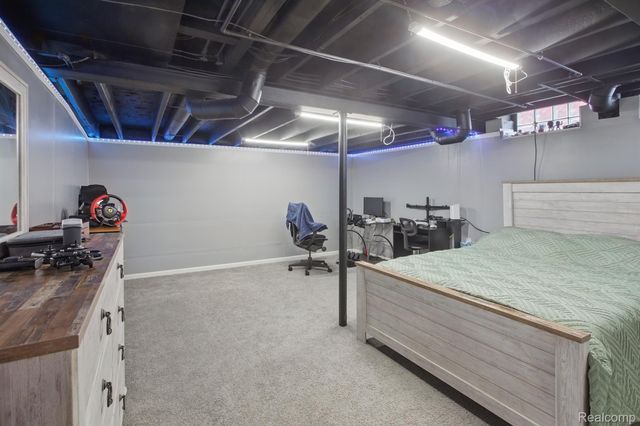 15545 Sandburg Street, Romulus, MI 48174