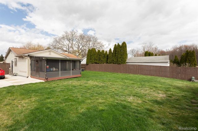15545 Sandburg Street, Romulus, MI 48174