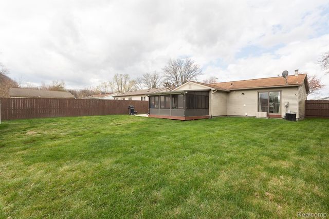 15545 Sandburg Street, Romulus, MI 48174