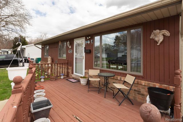 15545 Sandburg Street, Romulus, MI 48174
