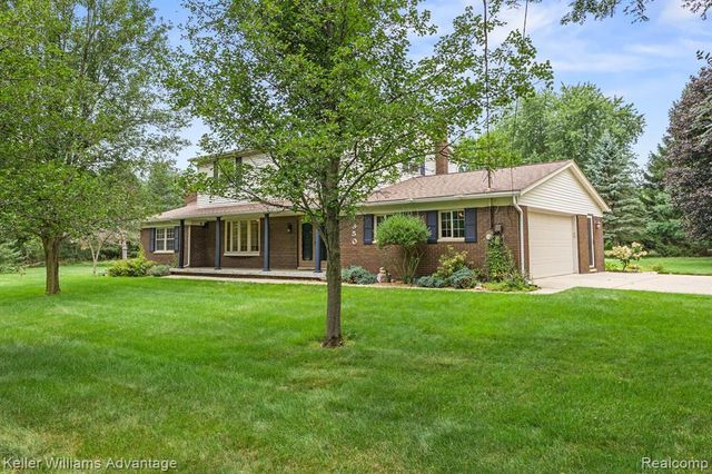 4350 Stone Barn, Milford, MI 48380