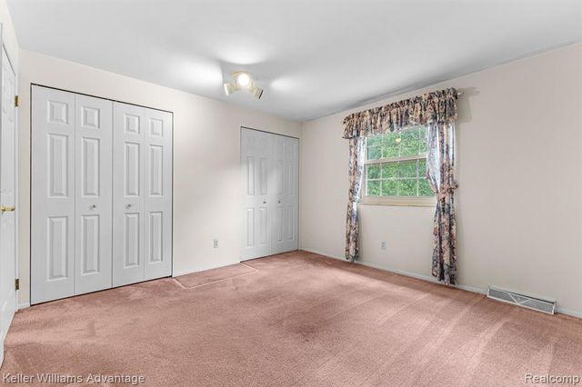 4350 Stone Barn, Milford, MI 48380