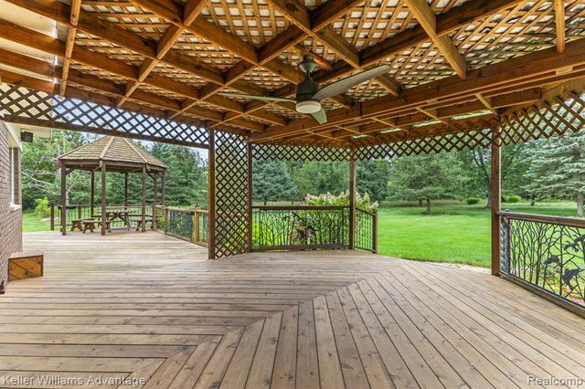4350 Stone Barn, Milford, MI 48380