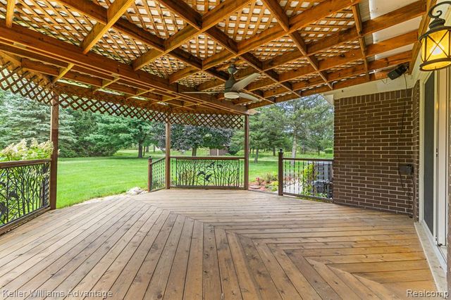 4350 Stone Barn, Milford, MI 48380