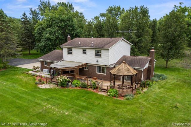 4350 Stone Barn, Milford, MI 48380