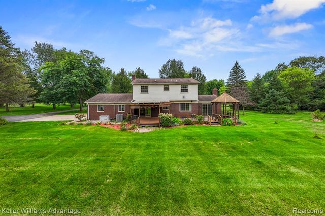 4350 Stone Barn, Milford, MI 48380
