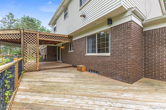4350 Stone Barn, Milford, MI 48380