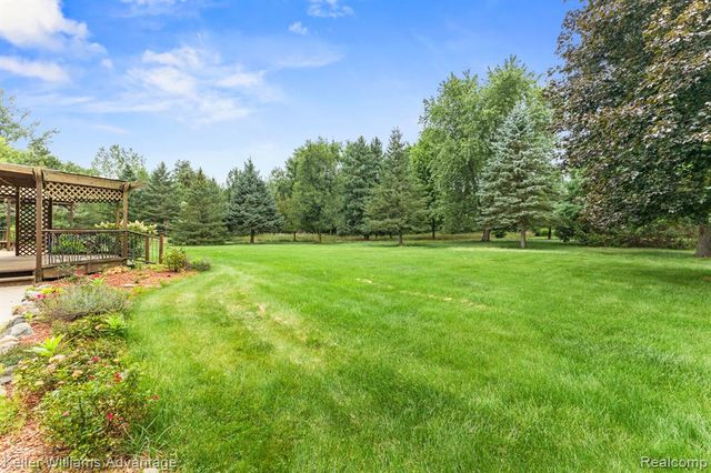 4350 Stone Barn, Milford, MI 48380