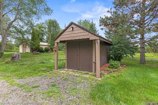 4350 Stone Barn, Milford, MI 48380