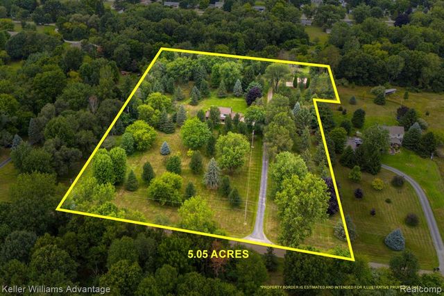 4350 Stone Barn, Milford, MI 48380
