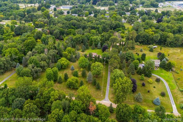 4350 Stone Barn, Milford, MI 48380