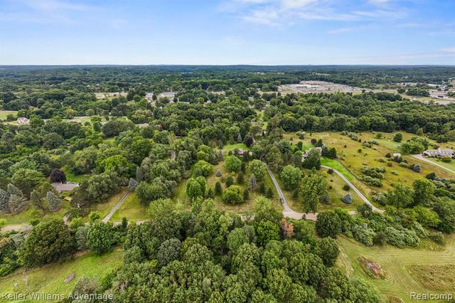 4350 Stone Barn, Milford, MI 48380