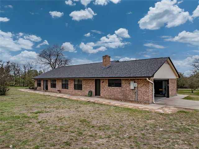 3342 Forest Hill East Road, La Grange, TX 78945
