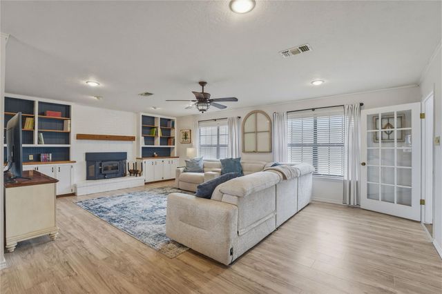 3342 Forest Hill East Road, La Grange, TX 78945