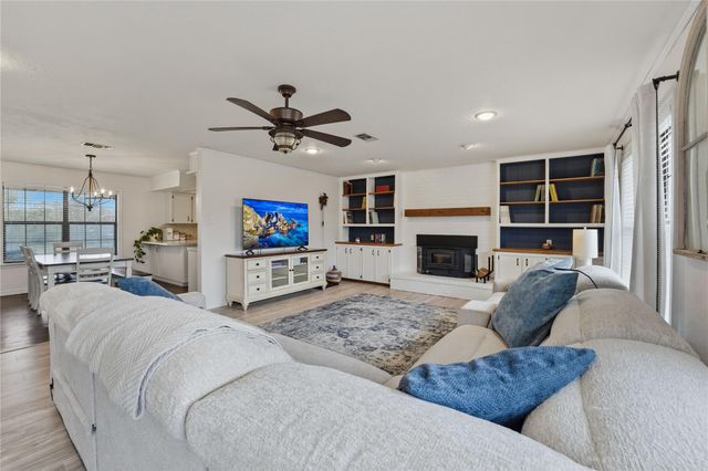 3342 Forest Hill East Road, La Grange, TX 78945