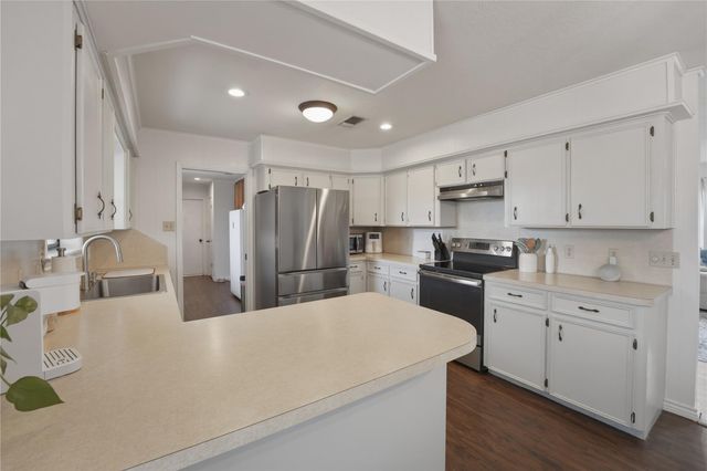 3342 Forest Hill East Road, La Grange, TX 78945