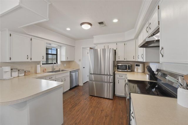 3342 Forest Hill East Road, La Grange, TX 78945