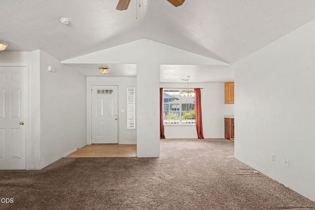 11 Devonwood Court, Eagle Point, OR 97524