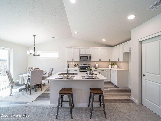12157 W Kilkenny Dr, Post Falls, ID 83854