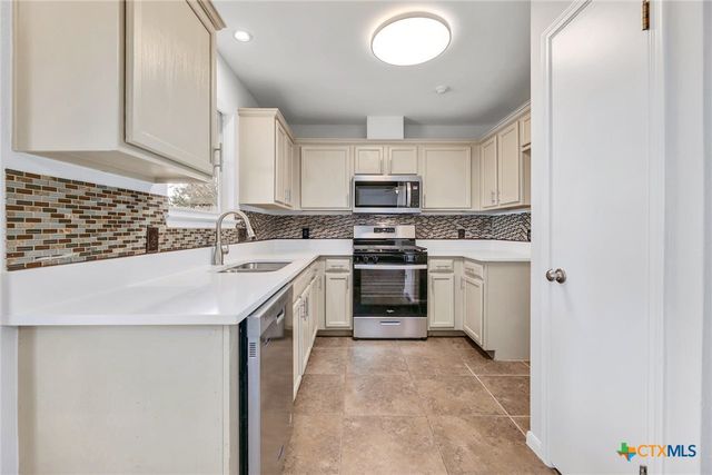 214 Crystal Knoll Boulevard, Georgetown, TX 78626