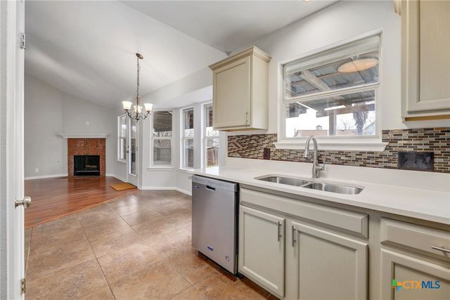 214 Crystal Knoll Boulevard, Georgetown, TX 78626