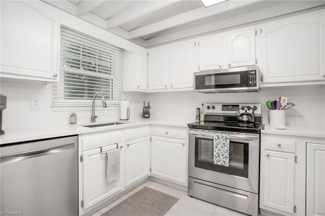 2201 Blue Stone Lane, Winston-salem, NC 27107