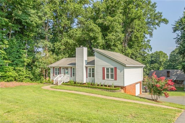 2201 Blue Stone Lane, Winston-salem, NC 27107
