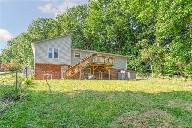 2201 Blue Stone Lane, Winston-salem, NC 27107