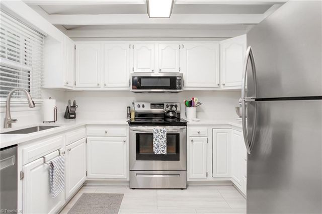 2201 Blue Stone Lane, Winston-salem, NC 27107