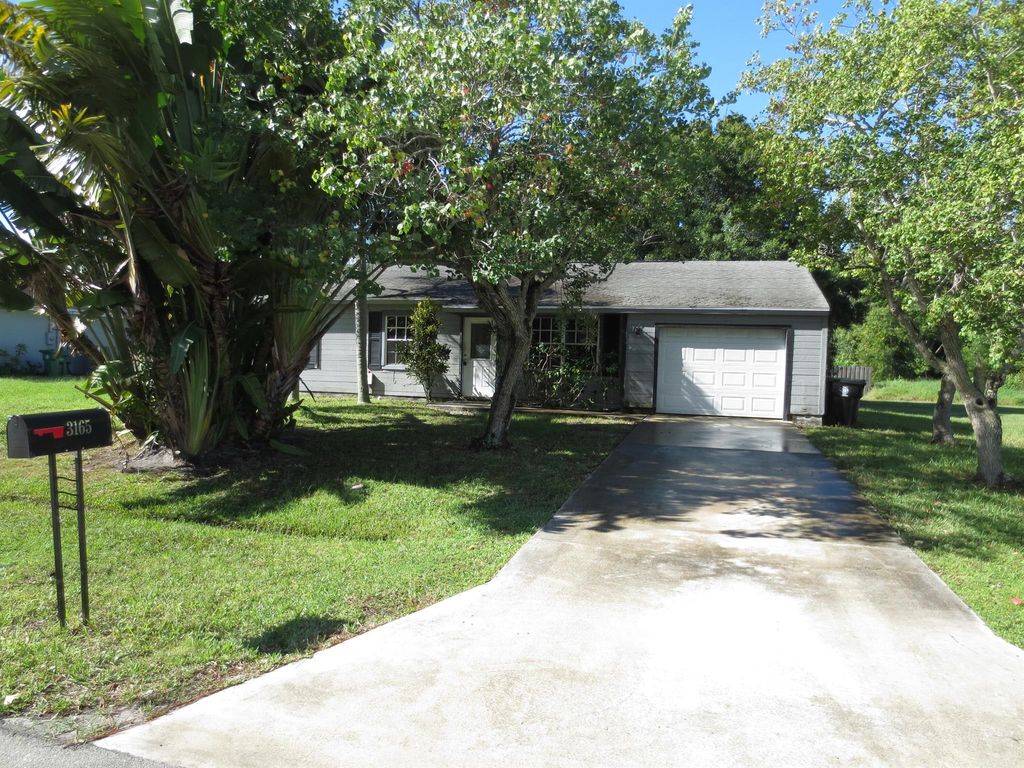 3165 SE East Blackwell Drive, Port St Lucie, FL 34952