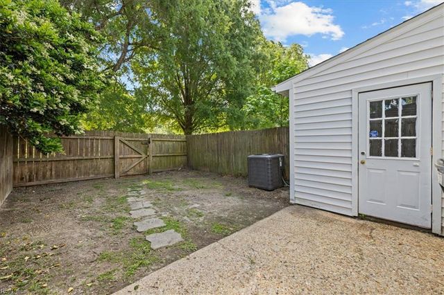 3201 Chesterton CT, Virginia Beach, VA 23453