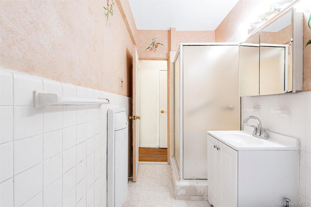 67-66 108th Street D37, Forest Hills, NY 11375