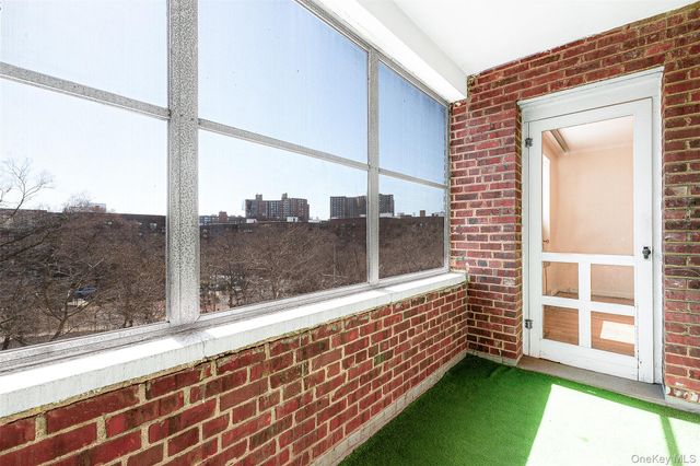 67-66 108th Street D37, Forest Hills, NY 11375