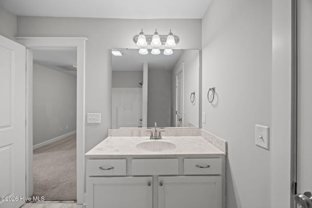 1819 Fox Den Way 4, Greenville, NC 27858