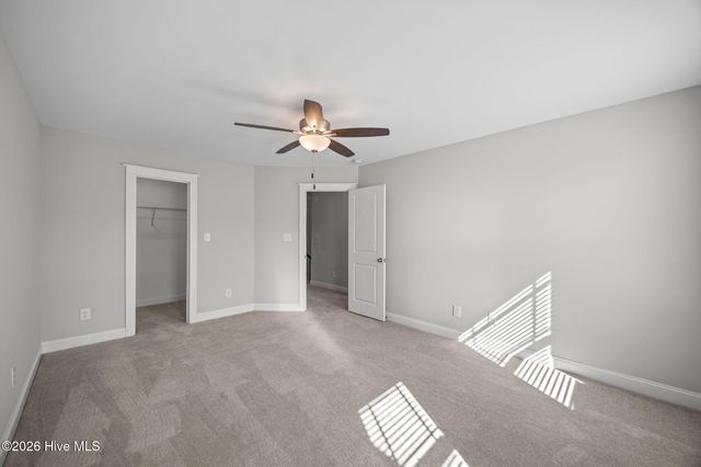 1819 Fox Den Way 4, Greenville, NC 27858