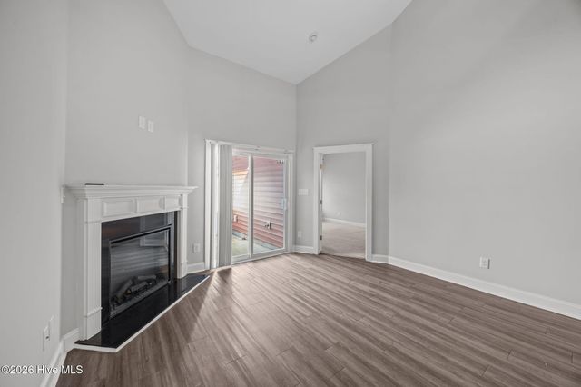 1819 Fox Den Way 4, Greenville, NC 27858