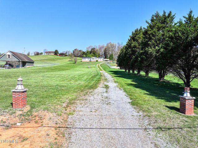 4061 Carters Valley Road, Church Hill, TN 37642