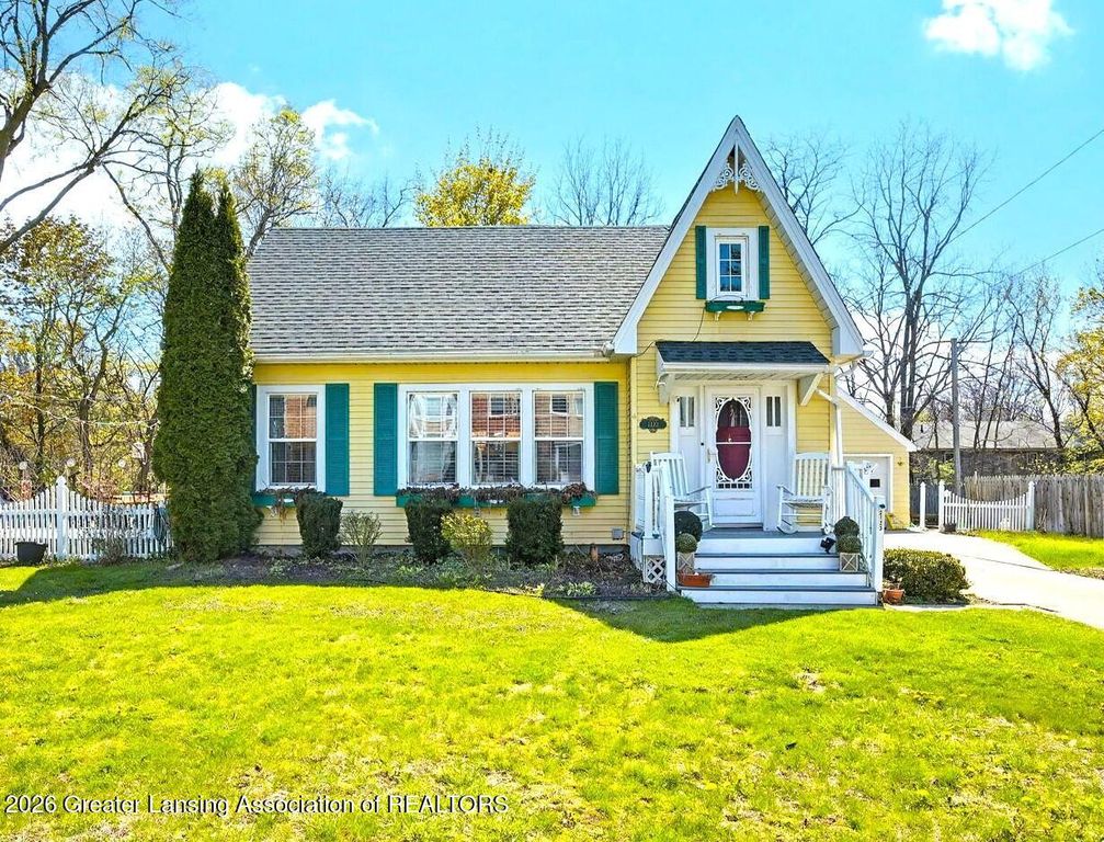 2123 Clinton Street, Okemos, MI 48864