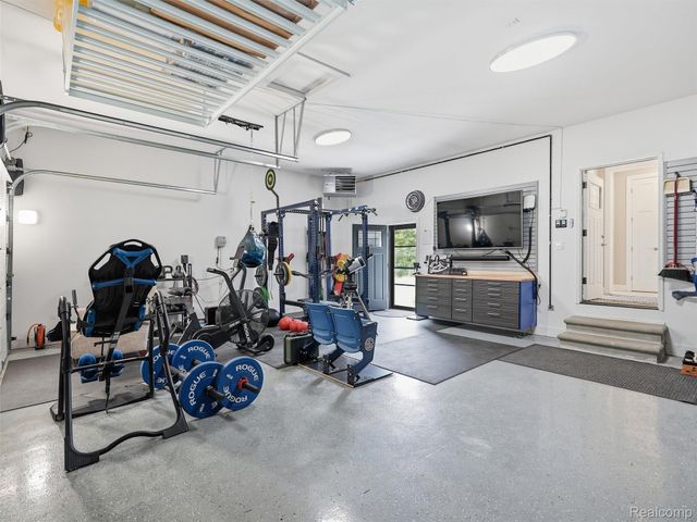 3007 28 Mile Road, Washington Township, MI 48094