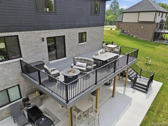 3007 28 Mile Road, Washington Township, MI 48094