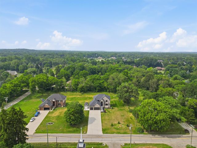 3007 28 Mile Road, Washington Township, MI 48094
