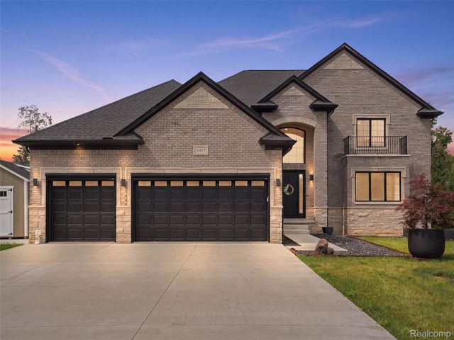 3007 28 Mile Road, Washington Township, MI 48094