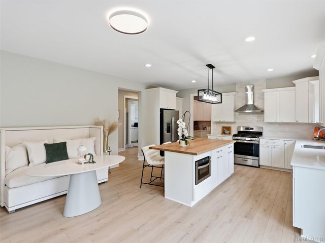3007 28 Mile Road, Washington Township, MI 48094