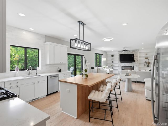 3007 28 Mile Road, Washington Township, MI 48094