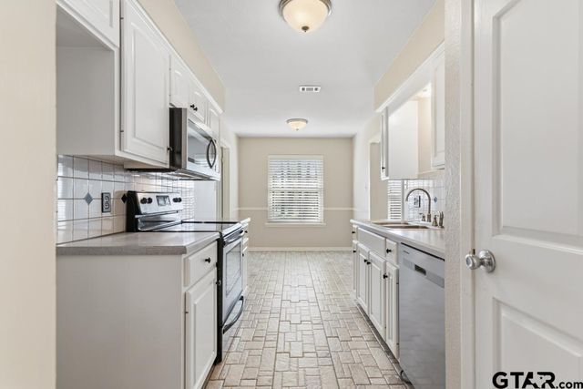 16865 Plumridge Cir, Tyler, TX 75703