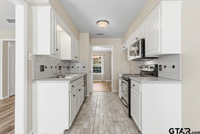 16865 Plumridge Cir, Tyler, TX 75703