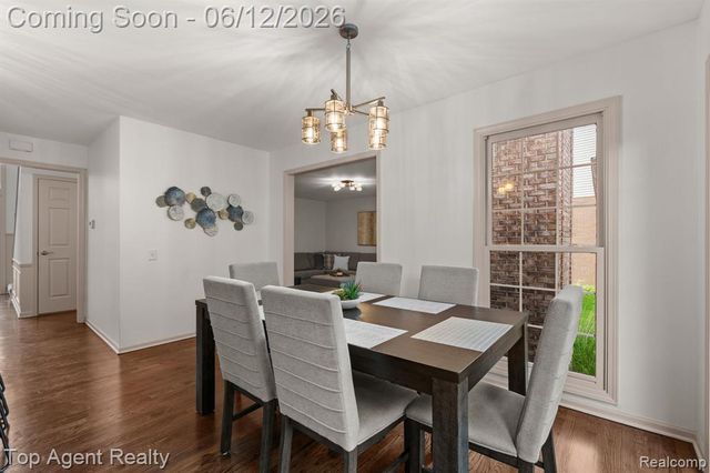 1570 Sugar Maple Way, West Bloomfield, MI 48324