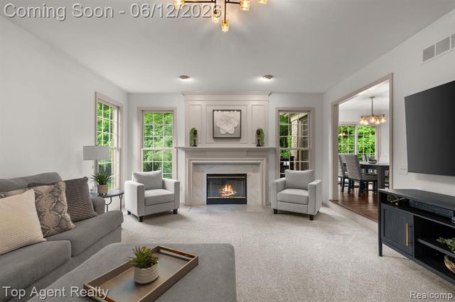 1570 Sugar Maple Way, West Bloomfield, MI 48324