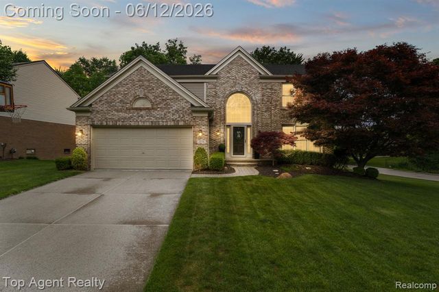 1570 Sugar Maple Way, West Bloomfield, MI 48324