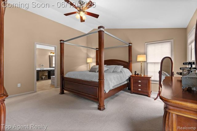 1570 Sugar Maple Way, West Bloomfield, MI 48324